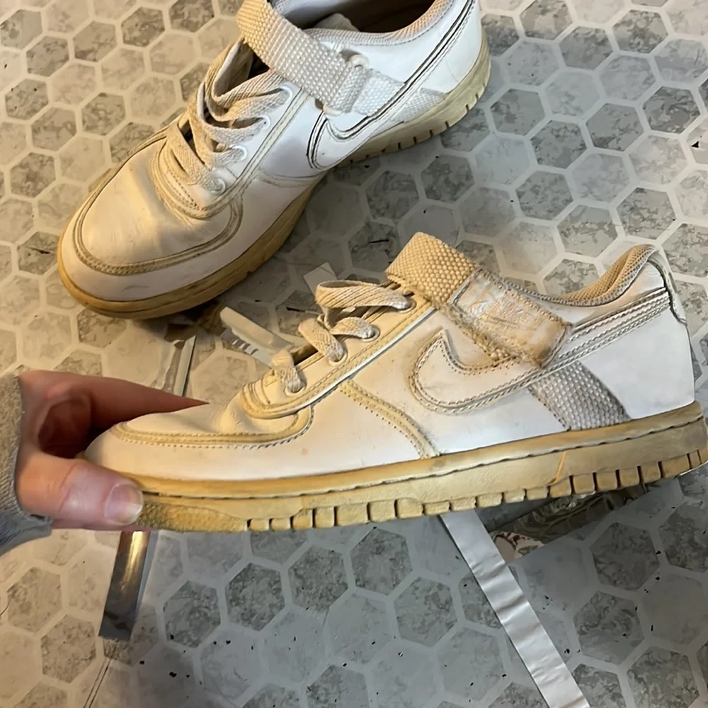 Nike Sz 4.5Y White Velcro Tennis Athletic Shoes